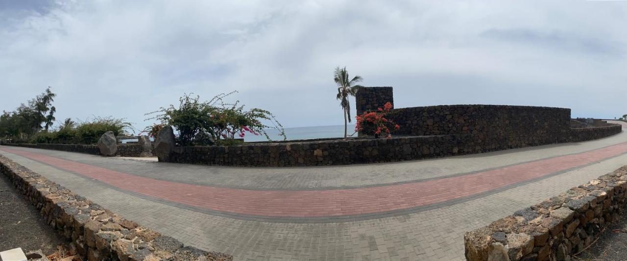 Lc Bastian Marina Bungalow Costa Teguise Exterior foto